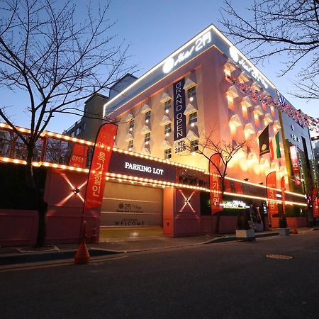 February Stay Gangseo Busan Extérieur photo